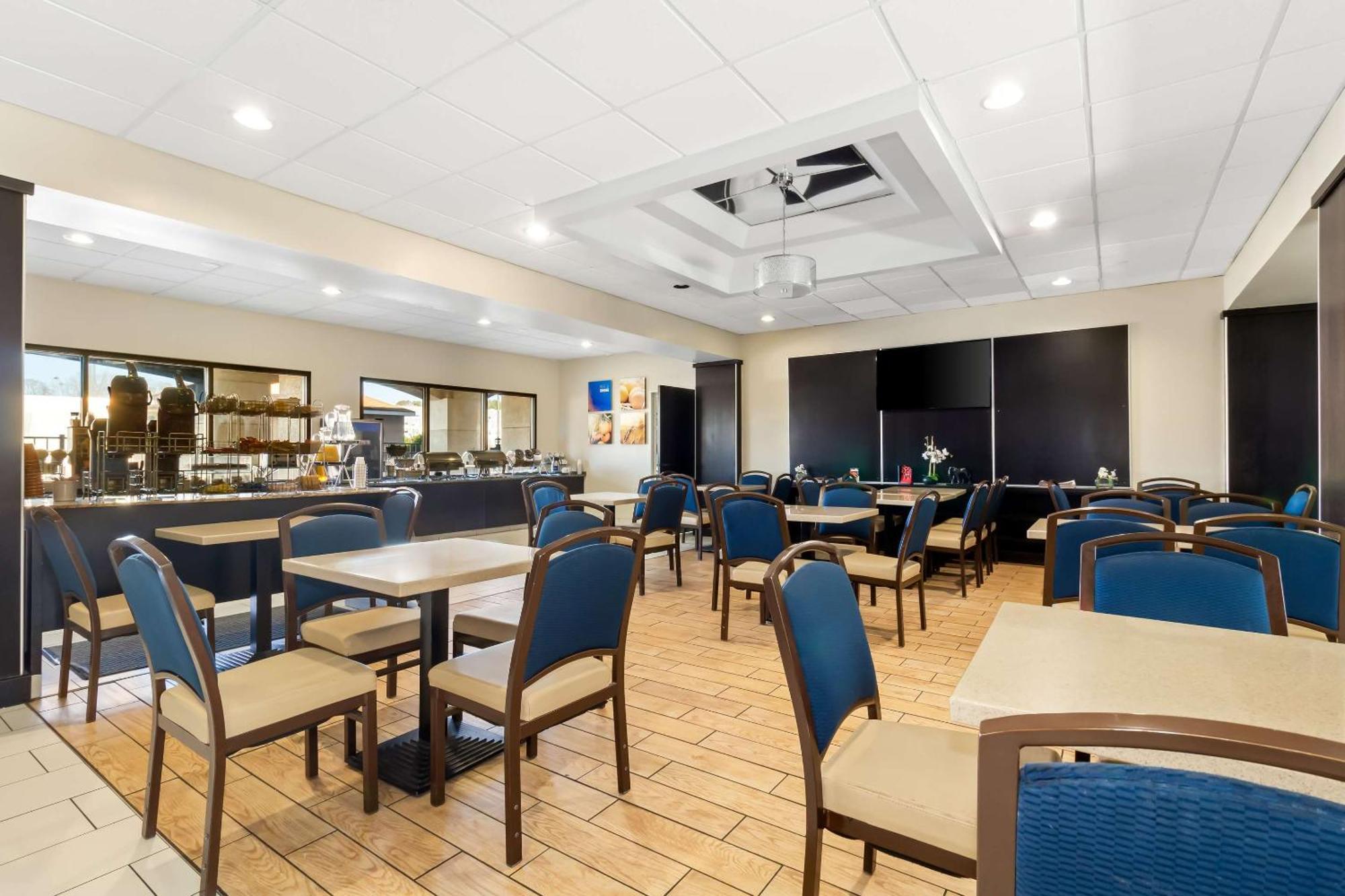 兰伯顿康福特套房酒店 外观 照片